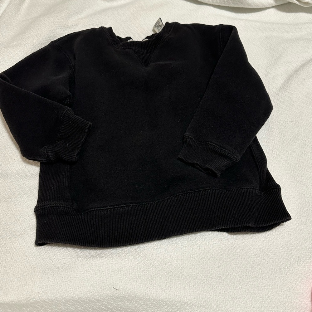 Boys barely worn long sleeved black sweatshirt, size M (5/6) - Picture 4 of 6